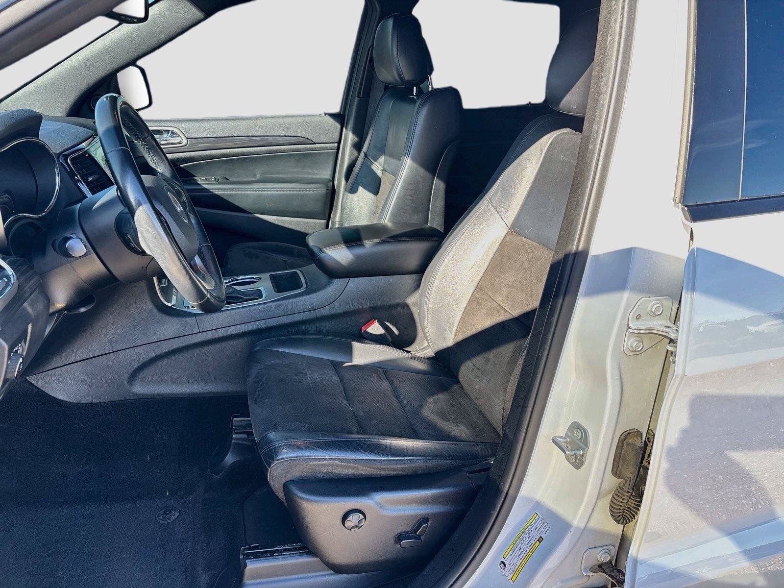 Used 2019 Jeep Grand Cherokee Altitude AWD/4WD image 5