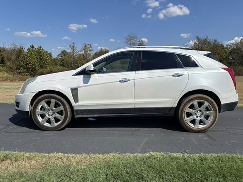 Used 2015 Cadillac SRX Luxury w/ Driver Awareness Package FWD image 2