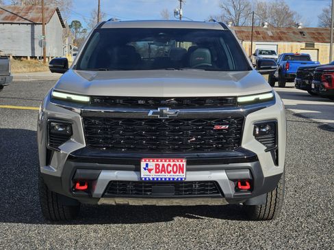 New 2026 Chevrolet Traverse Z71 w/ Enhanced Driving Package image 2