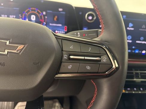 Used 2025 Chevrolet Traverse RS image 38