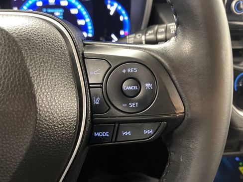 Certified 2022 Toyota Corolla Cross XLE image 26