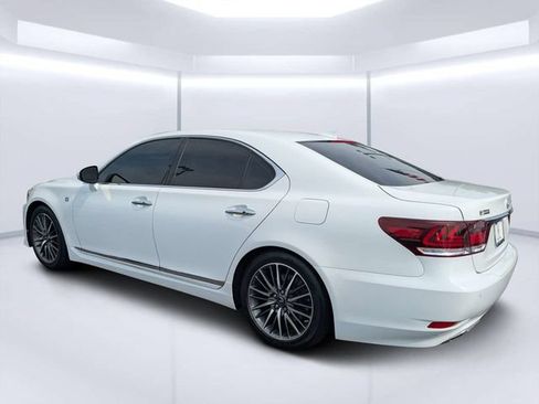 Used 2016 Lexus LS 460 w/ F Sport Package RWD image 5