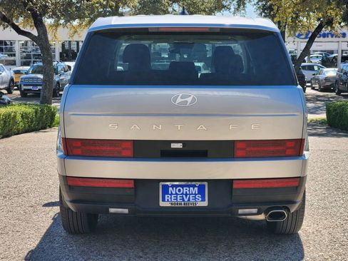 Certified 2025 Hyundai Santa Fe SE image 5