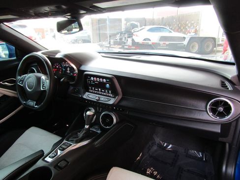 Used 2016 Chevrolet Camaro LT image 9