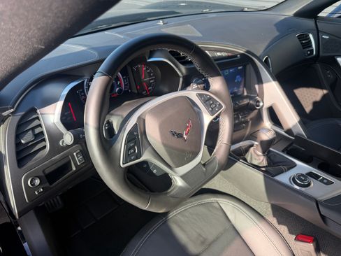 Used 2019 Chevrolet Corvette Stingray Convertible w/ 1LT RWD image 4