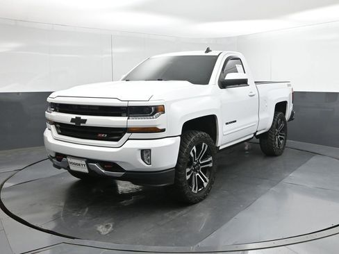 Used 2017 Chevrolet Silverado 1500 LT w/ LT Convenience Package AWD/4WD image 27