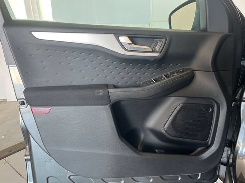Used 2020 Ford Escape SE FWD image 27