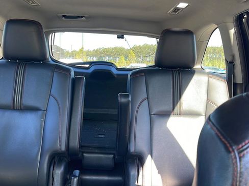 Used 2019 Toyota Highlander SE image 21