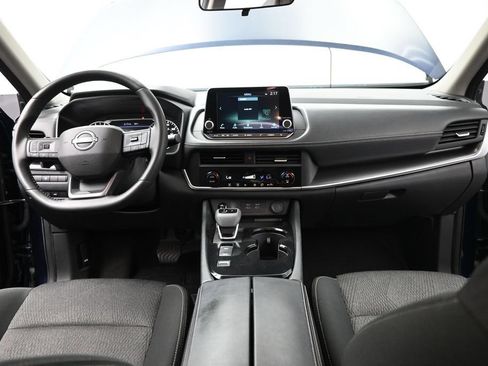 Used 2025 Nissan Rogue SV FWD image 33