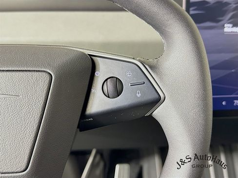 Used 2025 Tesla Cybertruck AWD Crew Cab image 14