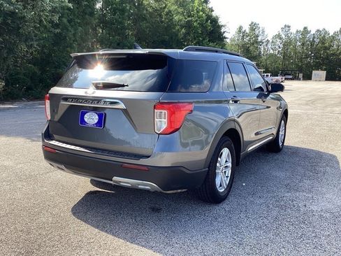 Used 2022 Ford Explorer XLT w/ Equipment Group 202A image 5