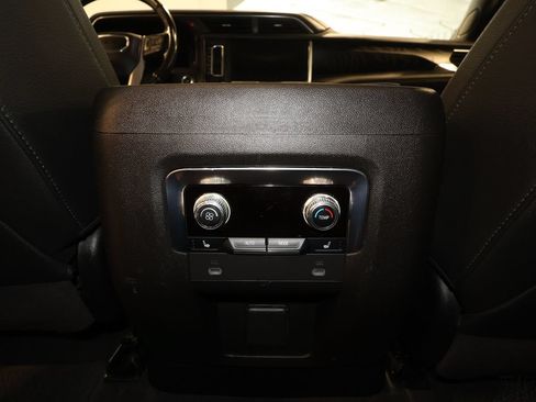Used 2022 GMC Yukon XL Denali AWD/4WD image 31