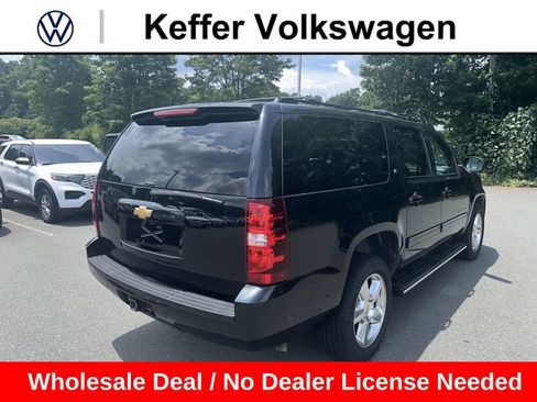 Used 2013 Chevrolet Suburban LT w/ Luxury Package AWD/4WD image 5