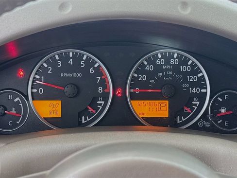 Used 2012 Nissan Frontier SL AWD/4WD image 12