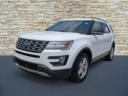 Used 2016 Ford Explorer XLT AWD/4WD image 5