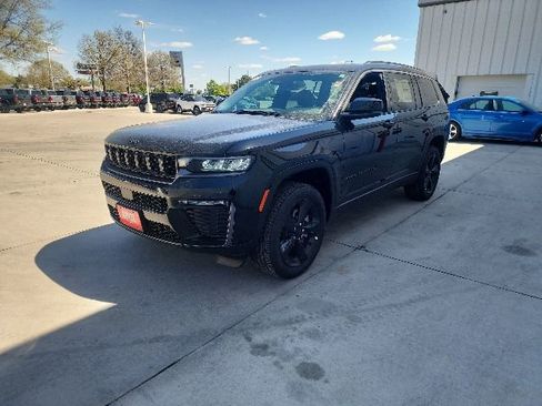 New 2026 Jeep Grand Cherokee L Limited AWD/4WD image 3