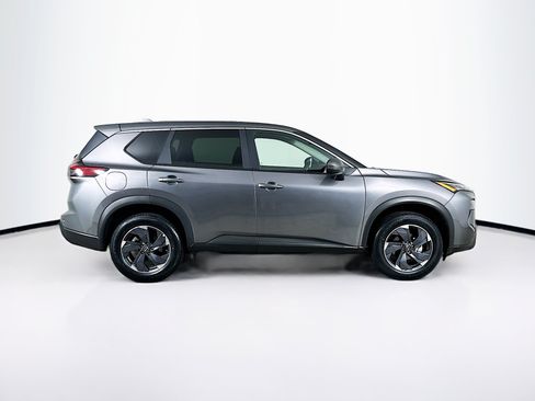 Used 2025 Nissan Rogue SV FWD image 10