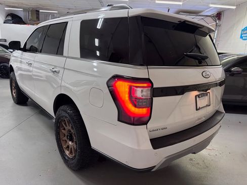 Used 2019 Ford Expedition Limited w/ Equipment Group 301A RWD image 5