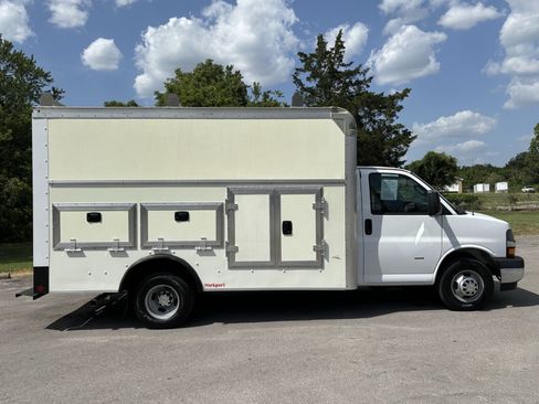 Used 2022 Chevrolet Express 3500 w/ Power Convenience Package RWD image 8