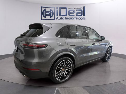 Used 2019 Porsche Cayenne S AWD/4WD image 5