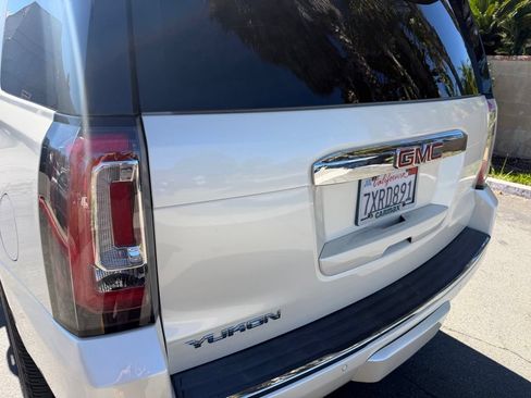 Used 2015 GMC Yukon Denali w/ Touring Package AWD/4WD image 13