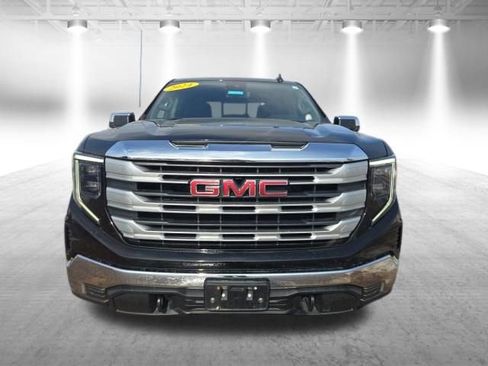 Used 2024 GMC Sierra 1500 SLE w/ Preferred Package image 4