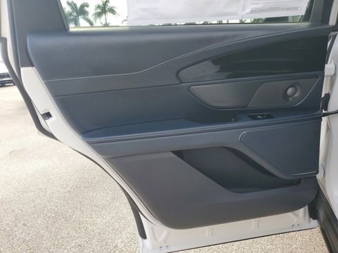 Certified 2024 Lincoln Nautilus Reserve w/ Equipment Group 202A image 14