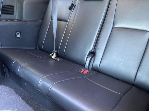 Used 2024 Toyota Highlander XLE FWD image 32