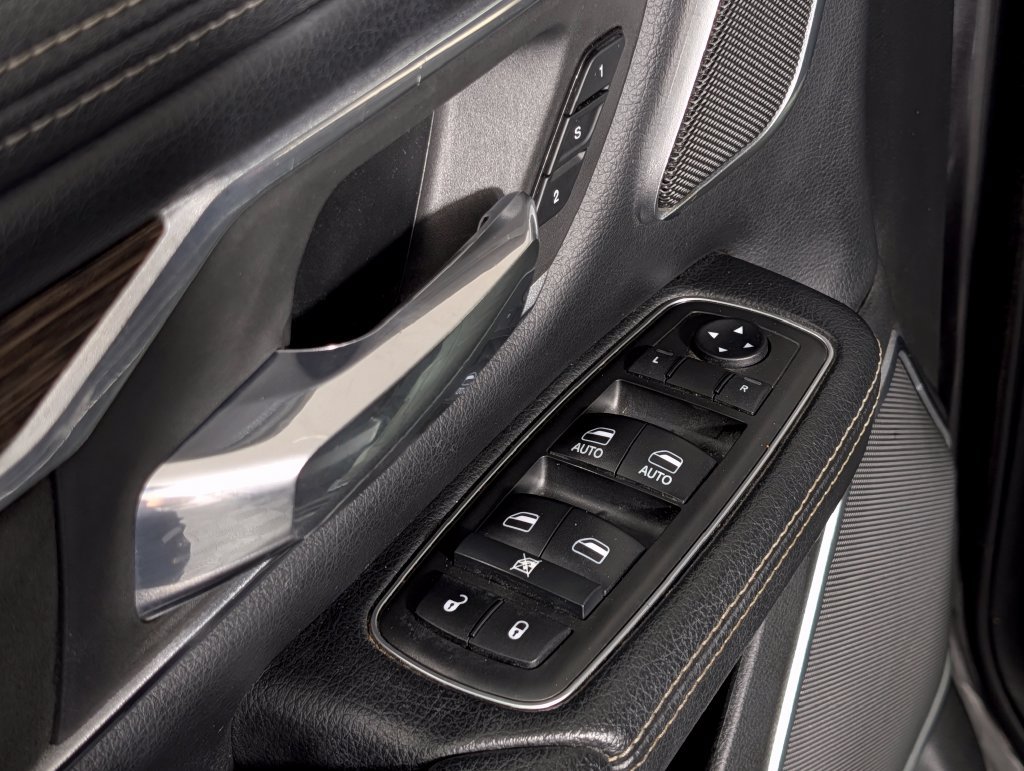 Used 2019 RAM 1500 Laramie AWD/4WD image 25