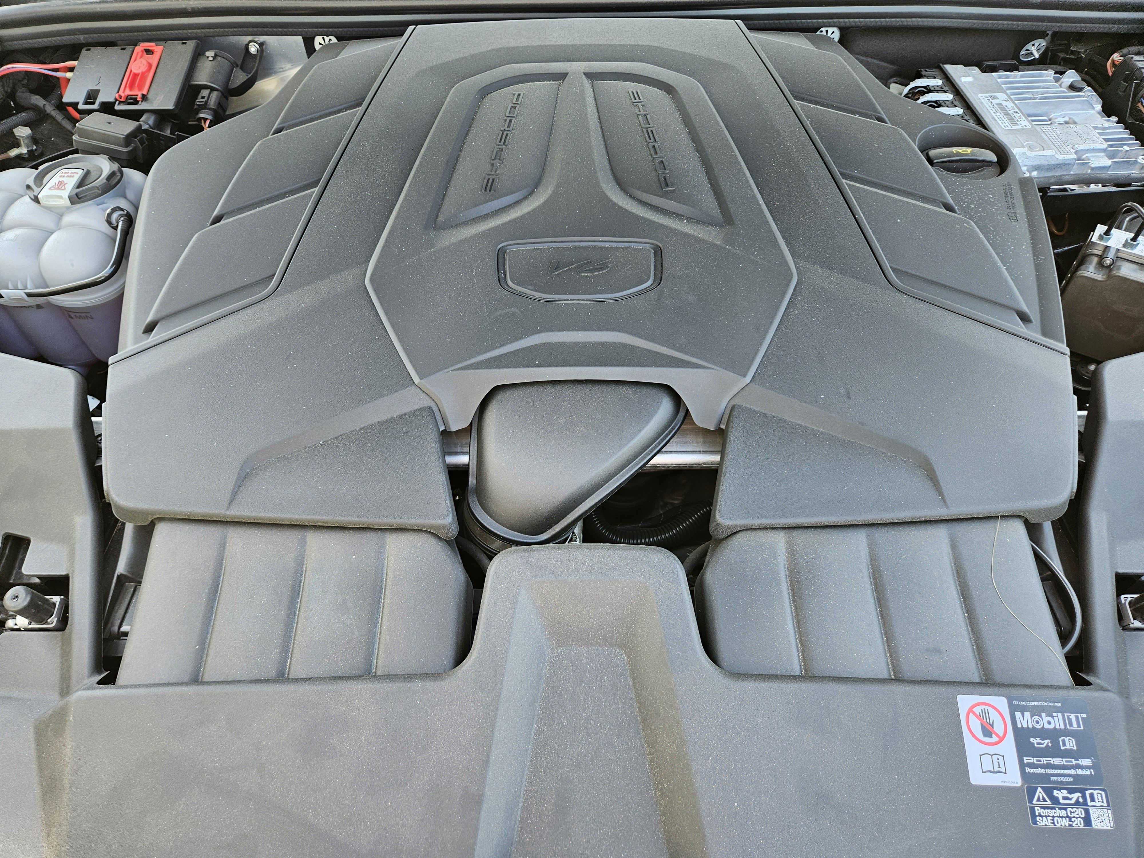 Certified 2026 Porsche Cayenne Coupe AWD/4WD image 30