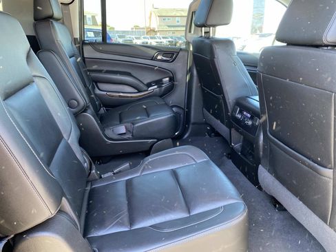 Used 2020 Chevrolet Suburban LT w/ Luxury Package AWD/4WD image 24