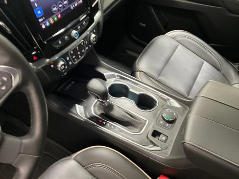 Used 2023 Chevrolet Traverse Premier w/ Redline Edition AWD/4WD image 17