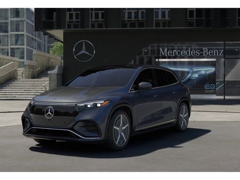 Used 2023 Mercedes-Benz EQS 580 4MATIC SUV image 14