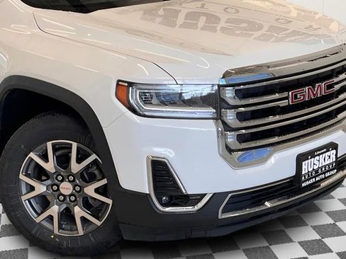 Certified 2023 GMC Acadia SLT image 32