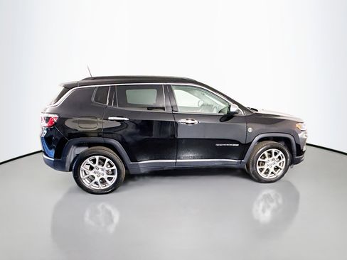 Used 2022 Jeep Compass Latitude w/ Sun and Sound Group image 11