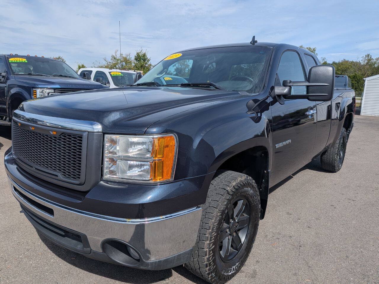 Used 2013 GMC Sierra 1500 SLE w/ Power Tech Package AWD/4WD image 2