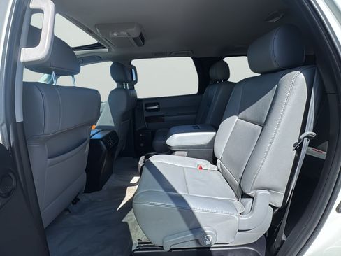 Used 2011 Toyota Sequoia Platinum AWD/4WD image 31