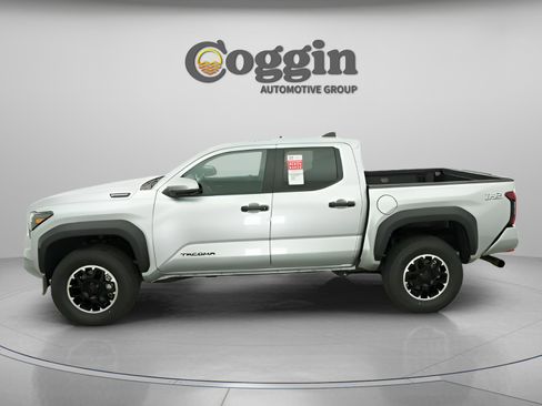 New 2025 Toyota Tacoma TRD Off-Road image 6