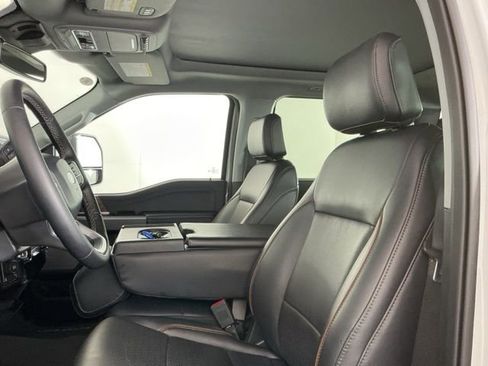 Certified 2025 Ford F350 Lariat w/ Black Appearance Package image 17