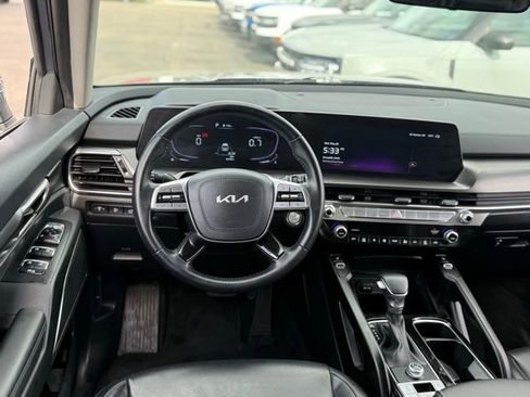 Used 2025 Kia Telluride S FWD image 7