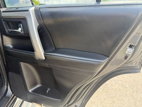 Used 2015 Toyota 4Runner Limited AWD/4WD image 26