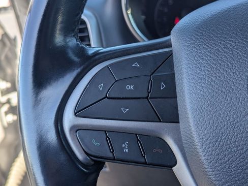 Used 2020 Jeep Grand Cherokee Laredo AWD/4WD image 19