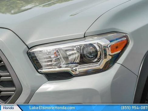 Used 2021 Toyota Tacoma TRD Off-Road w/ Technology Package RWD image 4