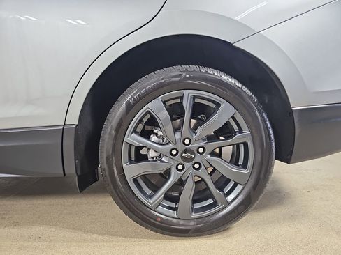 Used 2023 Chevrolet Equinox RS AWD/4WD image 39