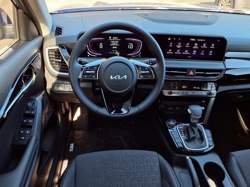New 2026 Kia Seltos S FWD image 6