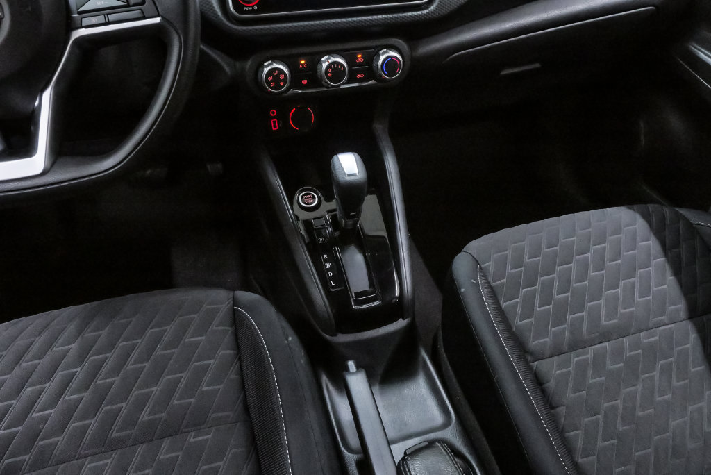 Used 2022 Nissan Kicks S FWD image 17