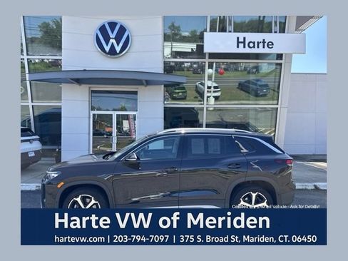 Certified 2026 Volkswagen Tiguan SE w/ Panoramic Sunroof Package AWD/4WD image 1
