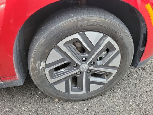 Certified 2023 Hyundai Kona SE image 5