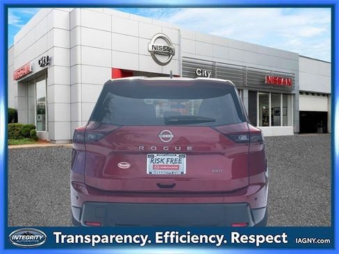 Certified 2025 Nissan Rogue S image 7