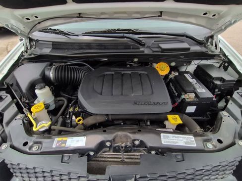 Used 2019 Dodge Grand Caravan SE FWD image 14